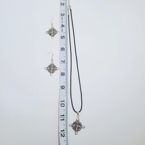 Title: Celtic Knot Necklace & Earring Set – Silver Tone - Picture 5 of 7